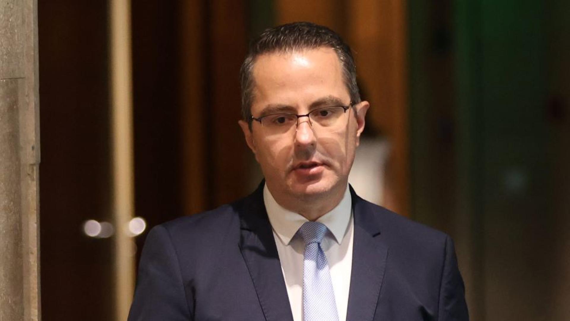 От Възраждане настояват вотът на недоверие да бъде внесен още