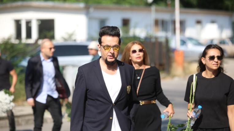  С овации изпратиха Тодор Славков – бунтарят, който не се вписа, само че остана правилен на себе си (СНИМКИ) 