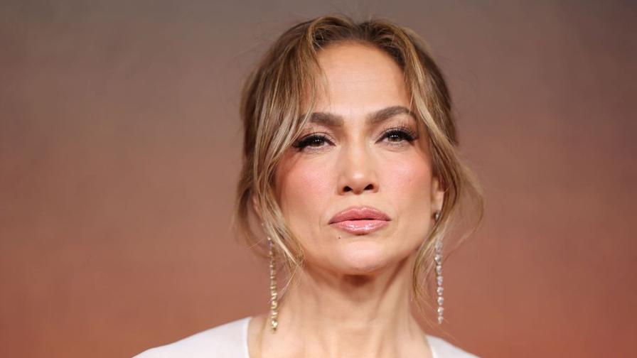 <p>Не пуснаха&nbsp;Дженифър Лопес в магазин на Chanel в Истанбул, как реагира тя</p>