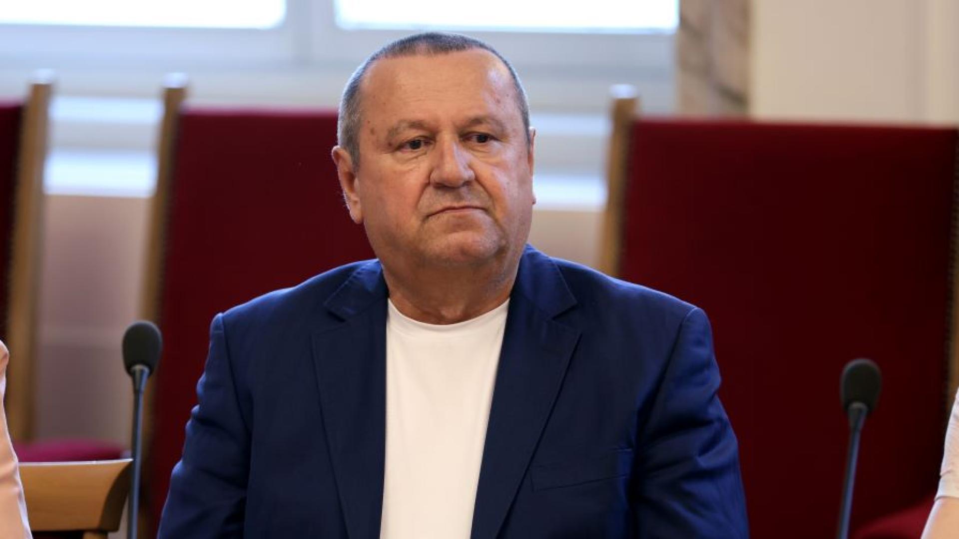 Парламентът освободи Хасан Адемов от ПГ Алианс за права и