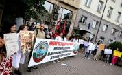 Младите медици отново излизат на протест