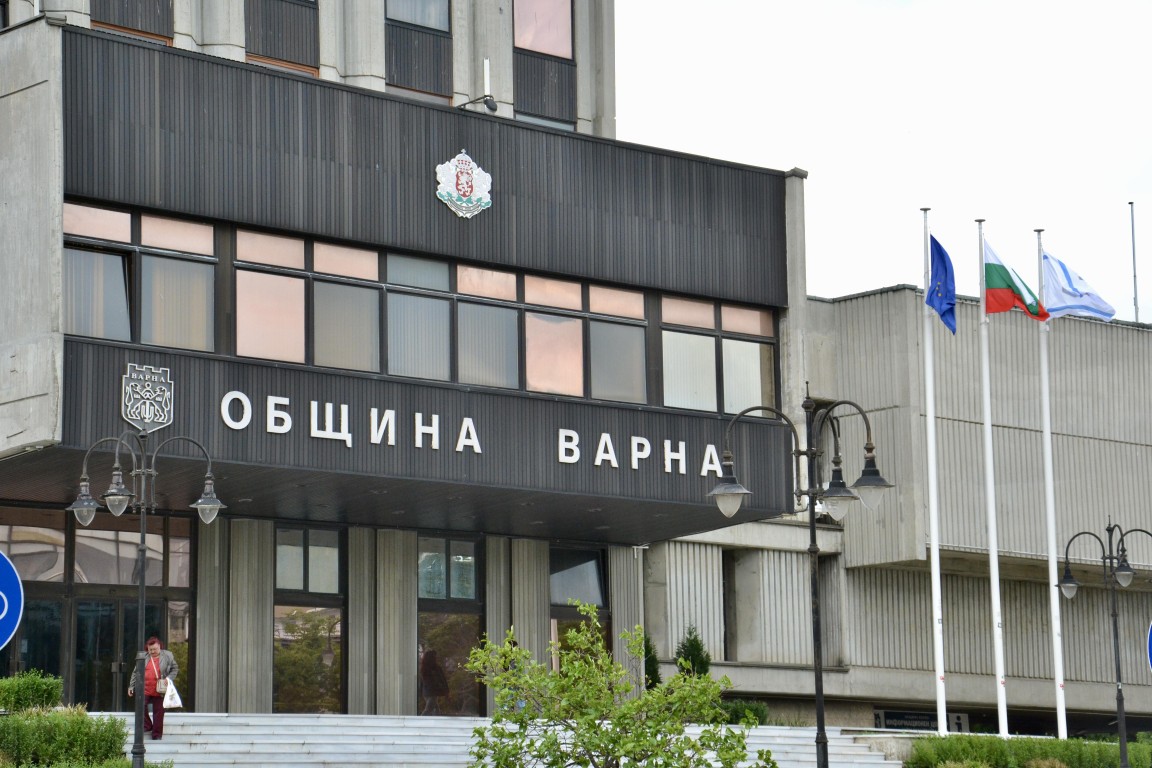 Съдия изпълнител блокира сметките на община Варна