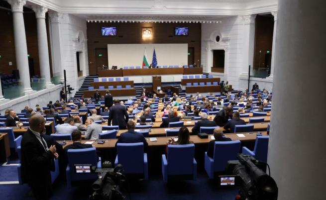 НС прие промените в Закона за публичното предлагане на ценни книжа