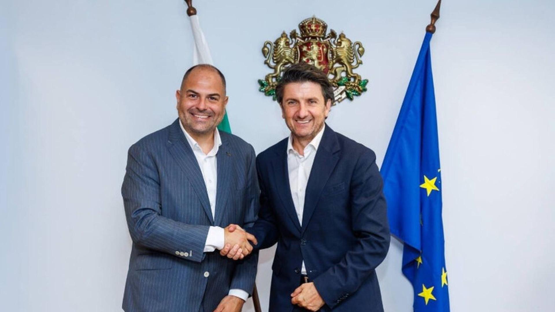 Възстановяването на директните полети от София до Ню Йорк