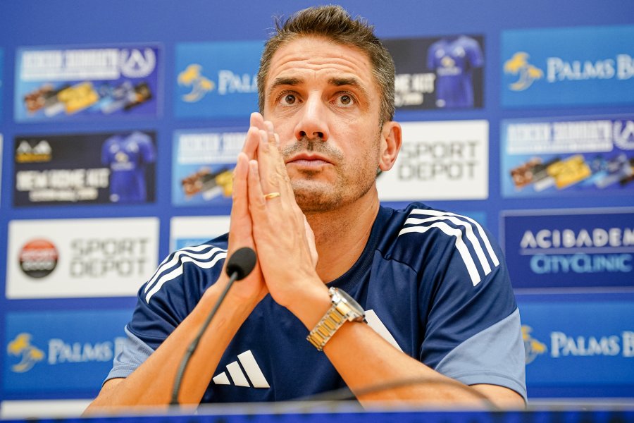 Пресконференция на Хулио Веласкес преди дербито със Славия1