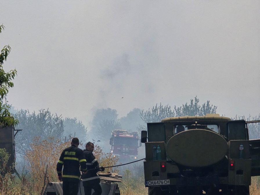 75-годишен предизвика пожар в Сливен, палил сухи треви