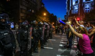 Протести в цяла Сърбия тази вечер