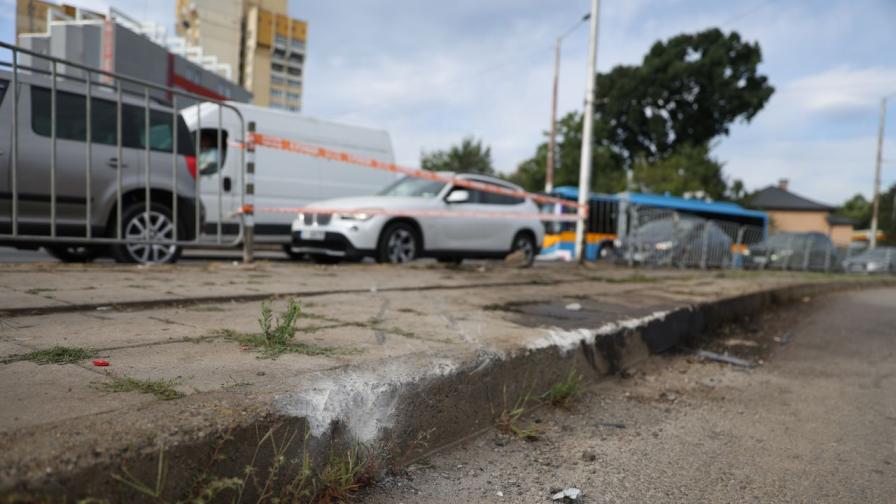 Кола се вряза в автобус на градския...