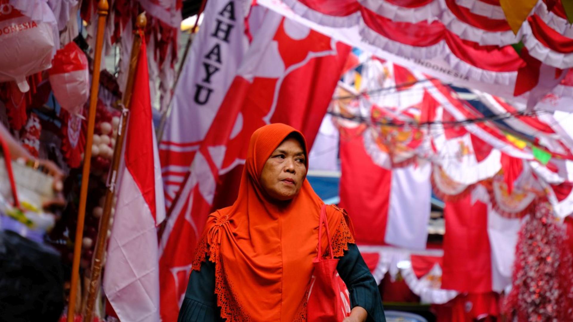 Улиците на Индонезия пламват в червено и бяло Всяка година