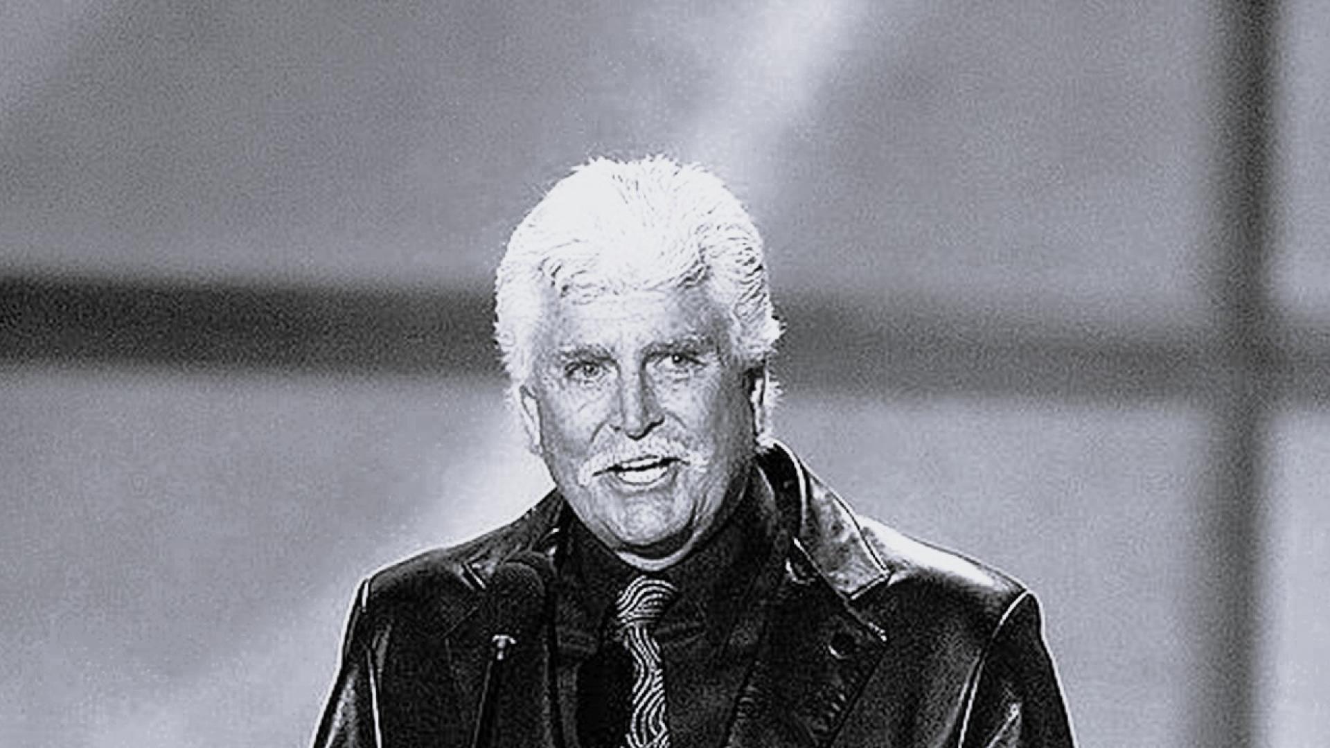 Ветеранът каскадьор Рони Рондел младши известен с това че беше подпален