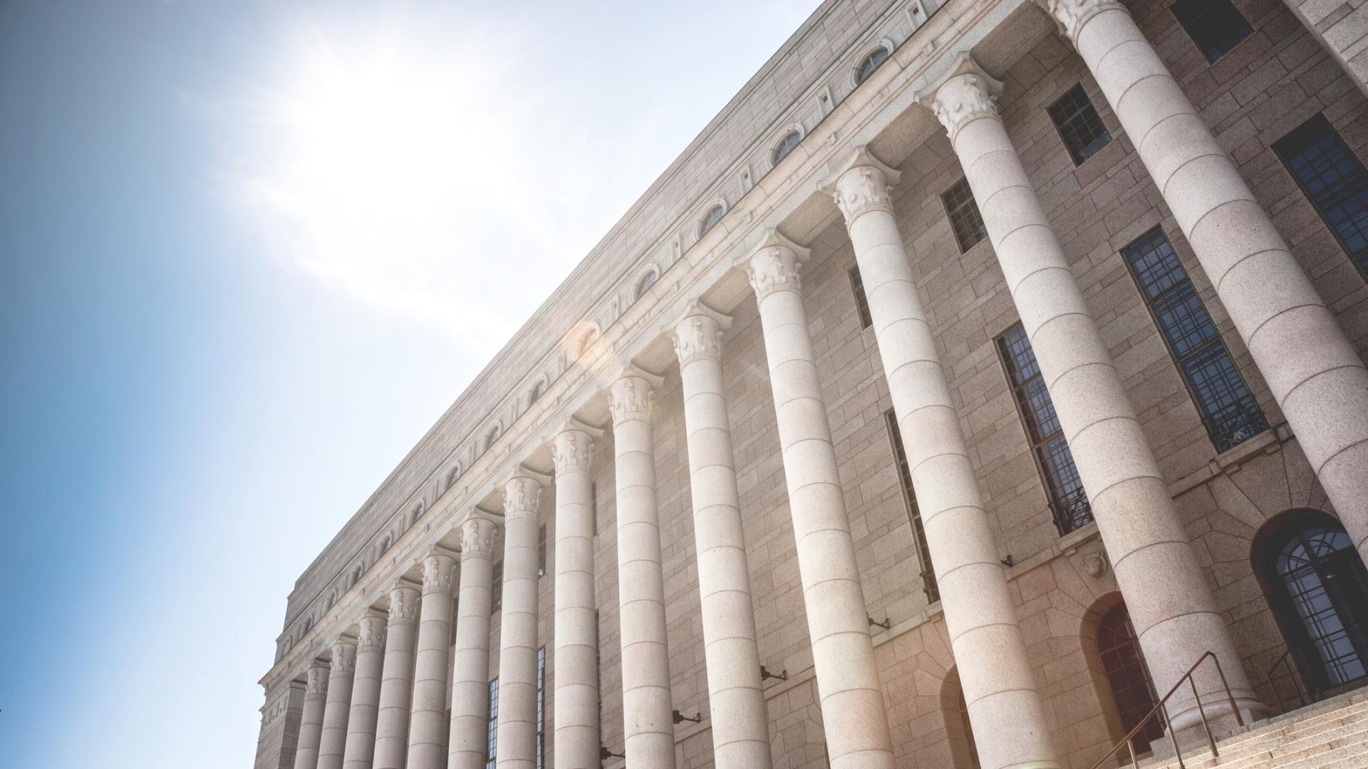 Депутатът от Социалдемократическата партия на Финландия Еемели Пелтонен почина в