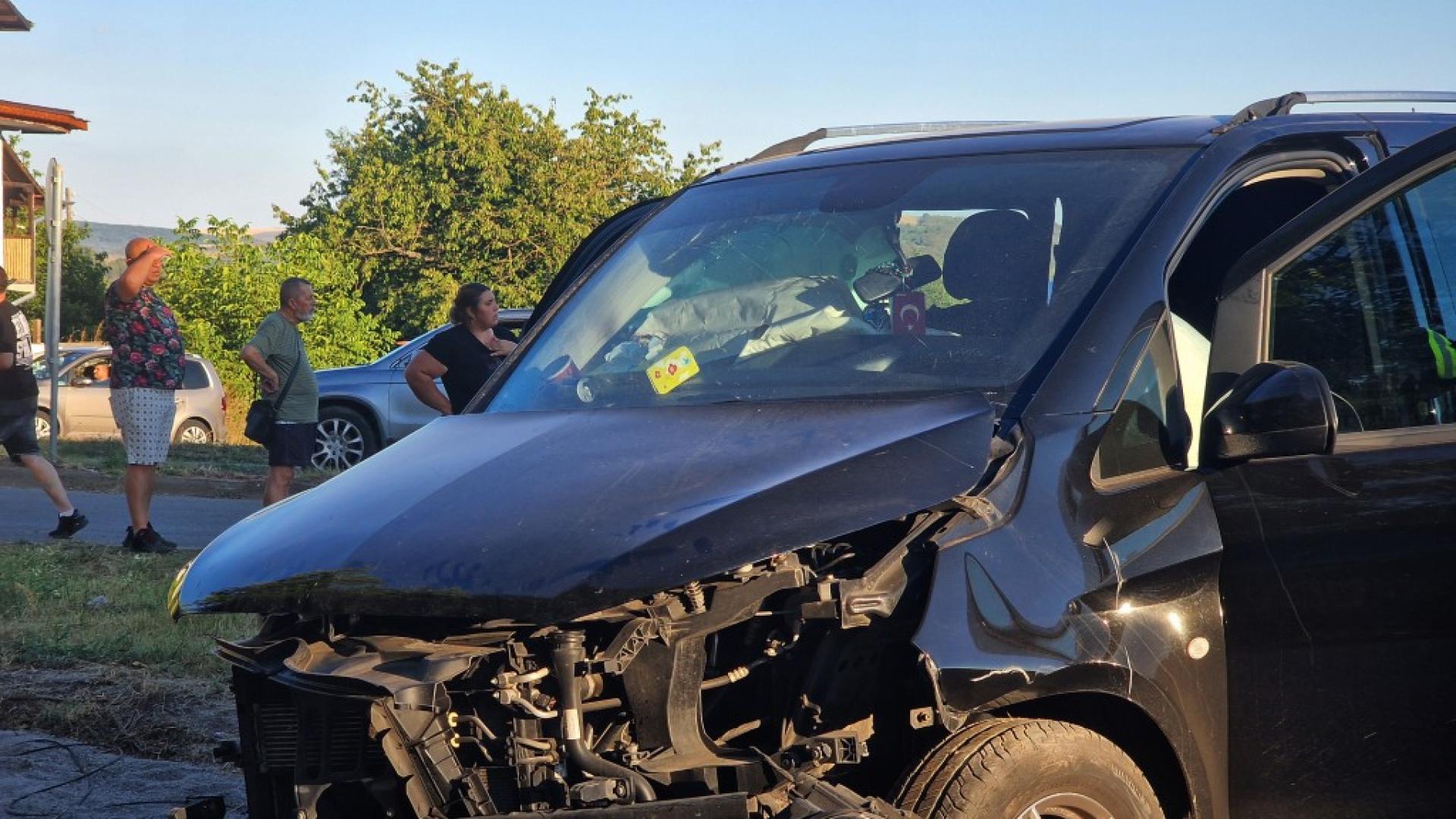 Жена загина при катастрофата станала тази вечер на кръстовището между