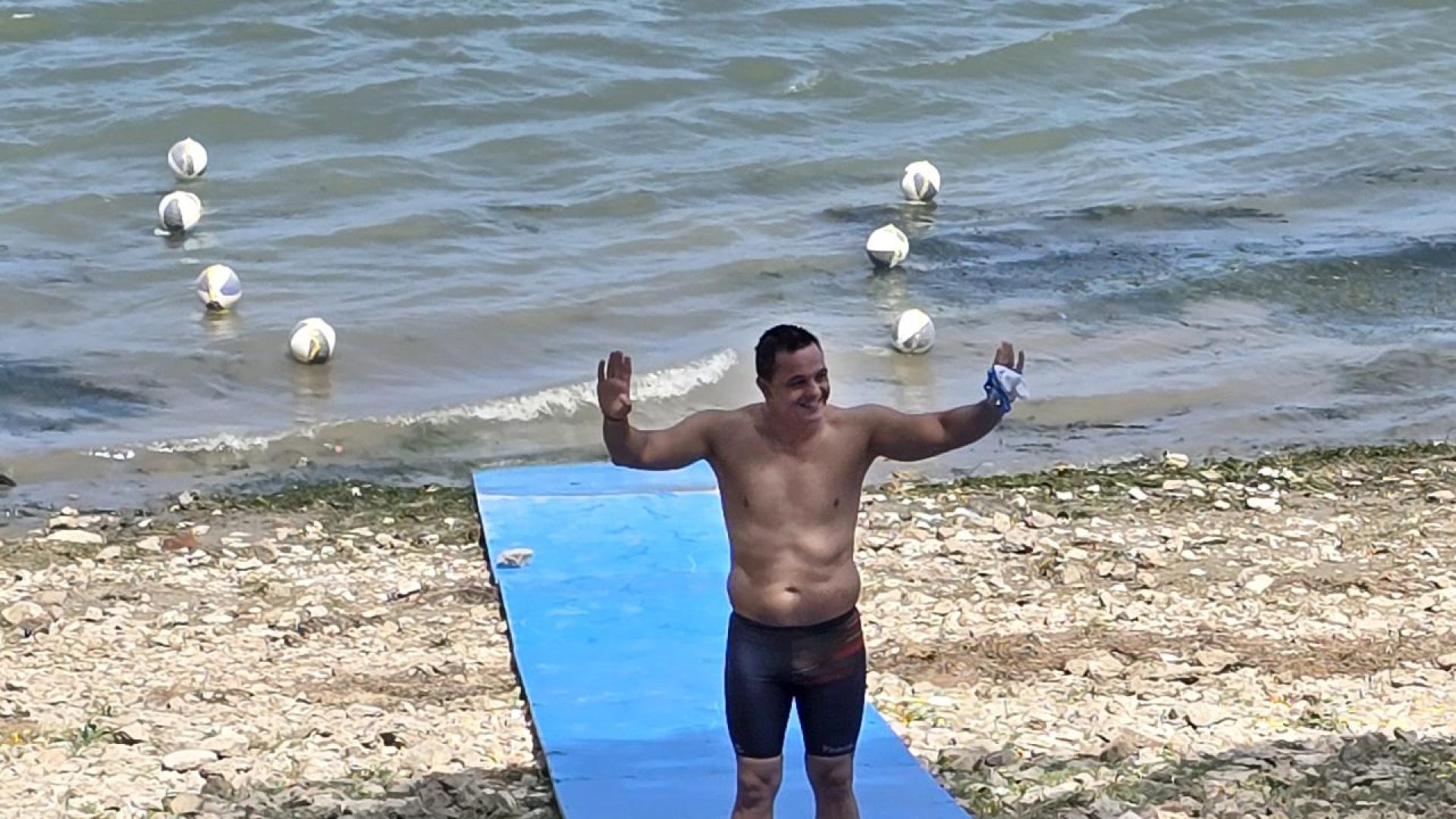 Цанко Цанков направи постижение за 24 часово индивидуално непрекъснато плуване без