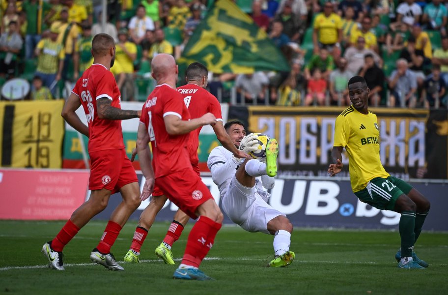 Добруджа Ботев Враца1