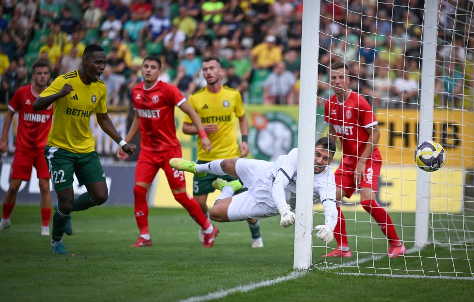 Добруджа Ботев Враца1