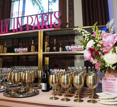 Снимките на дългоочаквания пети сезон на Емили в Париж хитовата