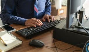 <p>Гърция предлага 10-часов работен ден и гъвкаво работно време</p>