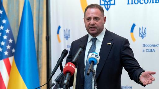 "Политическо земетресение": Украйна и оставката на Ермак