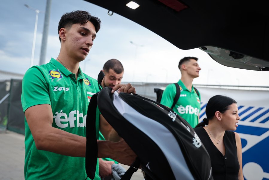 Българският национален отбор по волейбол замина за Световното първенство1