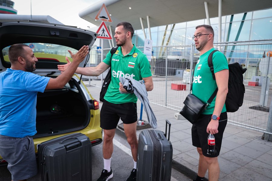 Българският национален отбор по волейбол замина за Световното първенство1