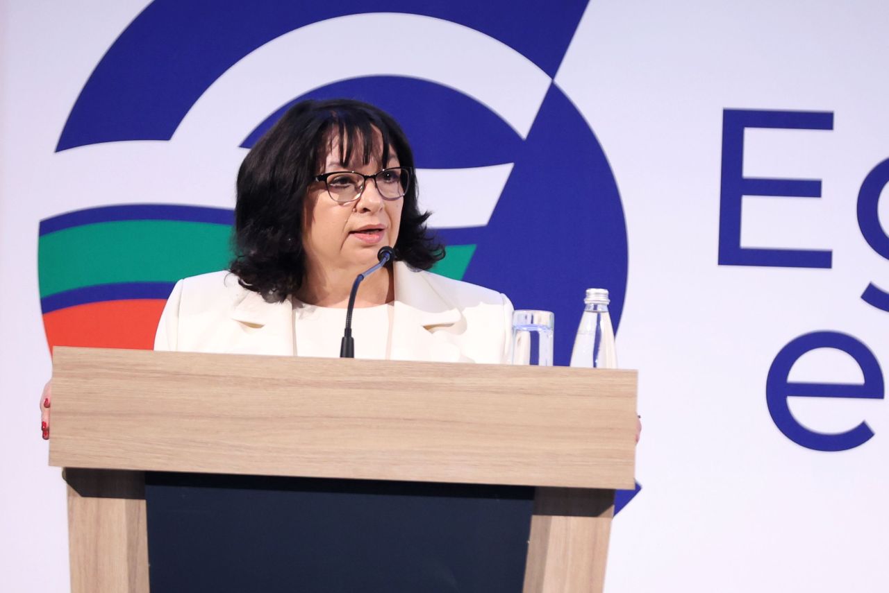 <p>Министърът на финансите Теменужка Петкова</p>