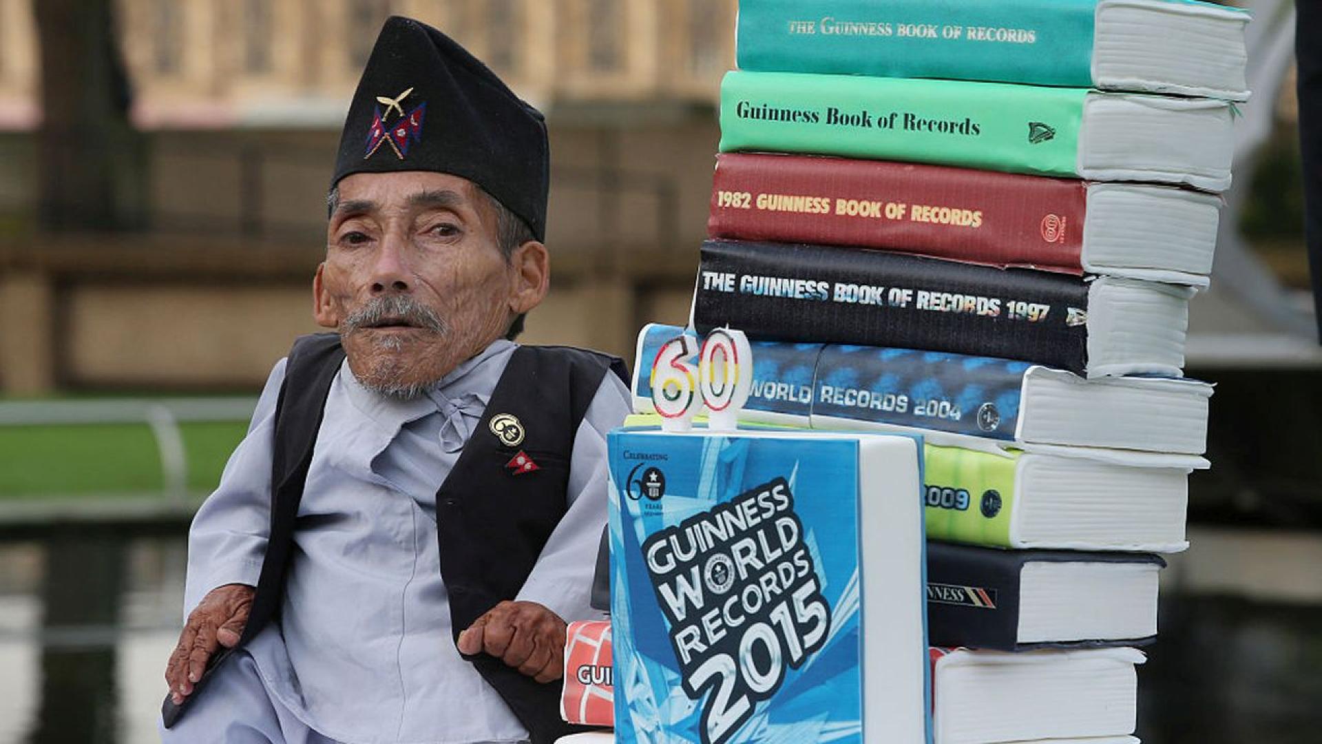 Измерен с височина от само 54 6 см Чандра Бахадур Данги