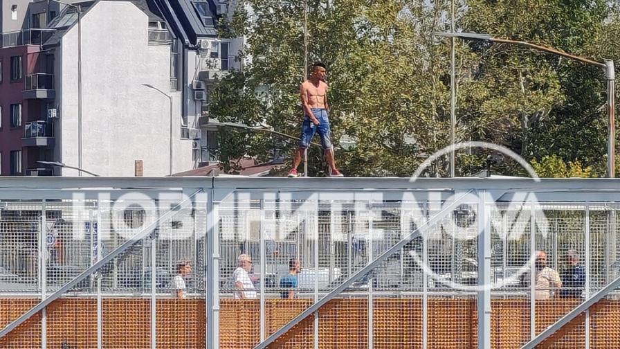 Мъж скочи от пешеходния мост във Варна
