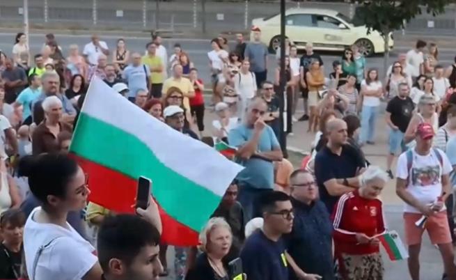 Протест в защита на арестувания варненски кмет Благомир Коцев