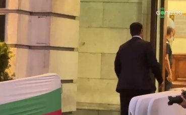 Президентът на БФС пристигна на „Васил Левски“