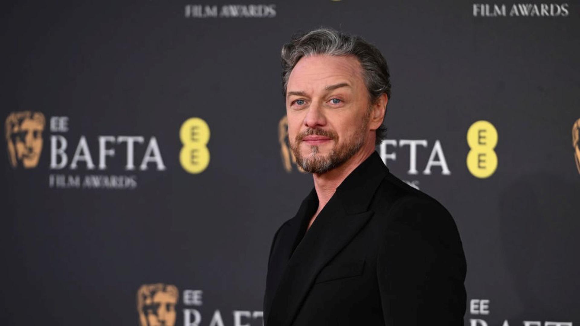 Холивудската звезда Джеймс Макавой беше нападнат от непознат в бар