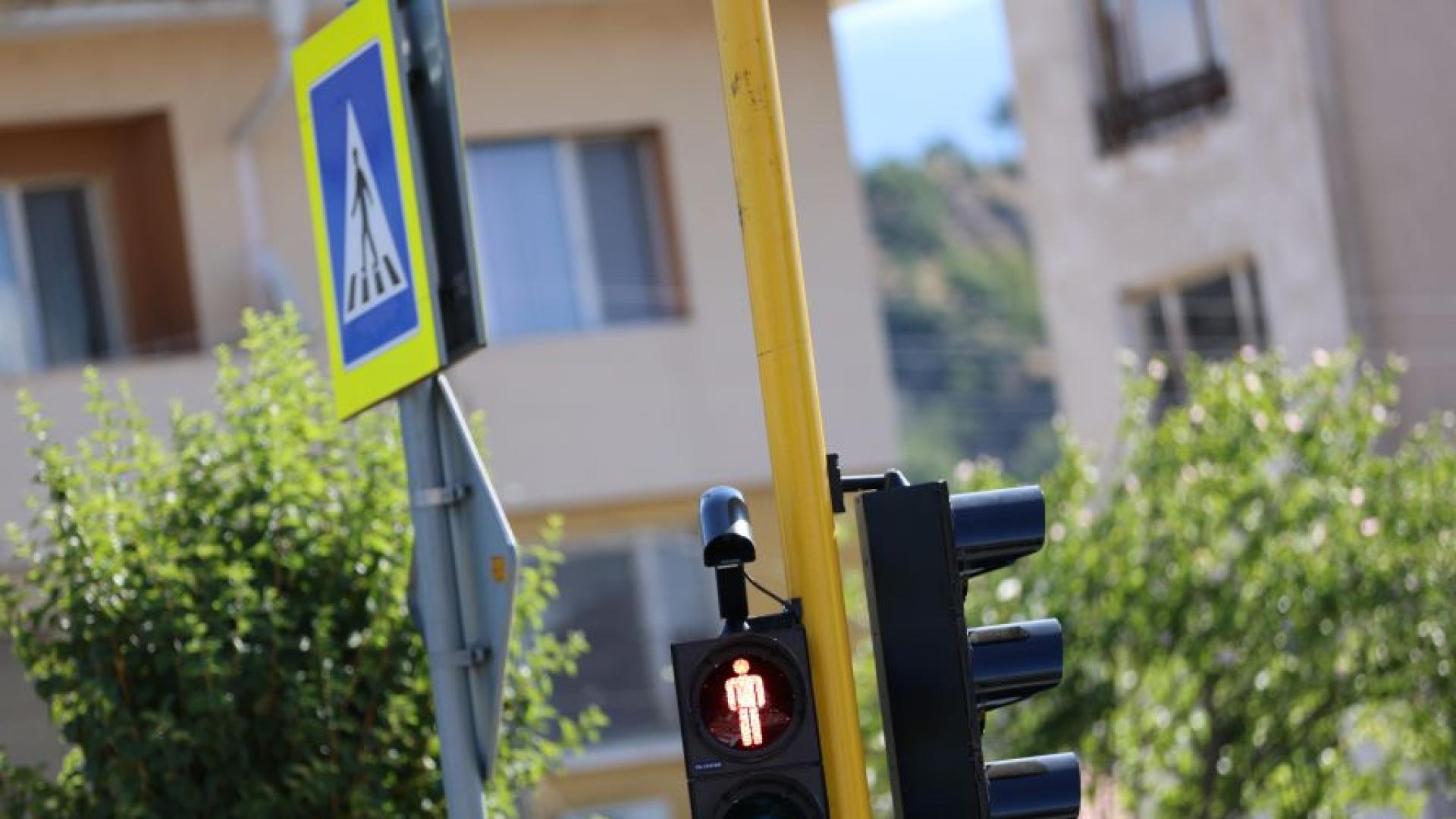 Мъж на 88 години почина след като бе блъснат от