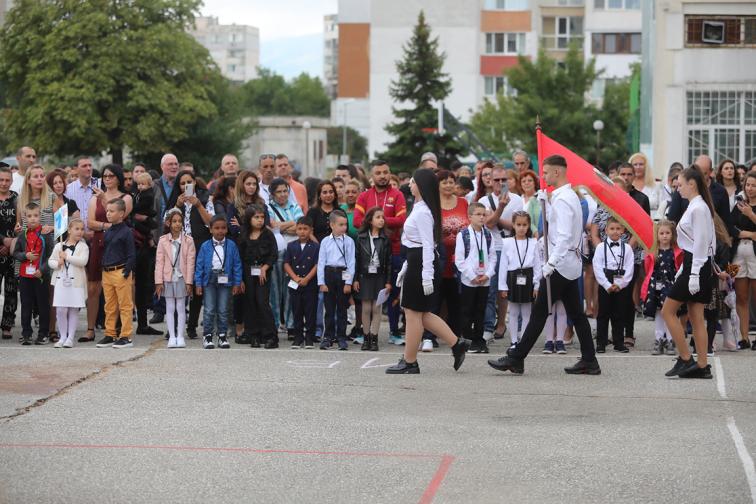 връбница надежда учебна година училище първи учебен ден