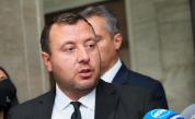 <p>Петър Петров: Правилникът се заобикаля умишлено, за да се отнемат правомощия на президента</p>