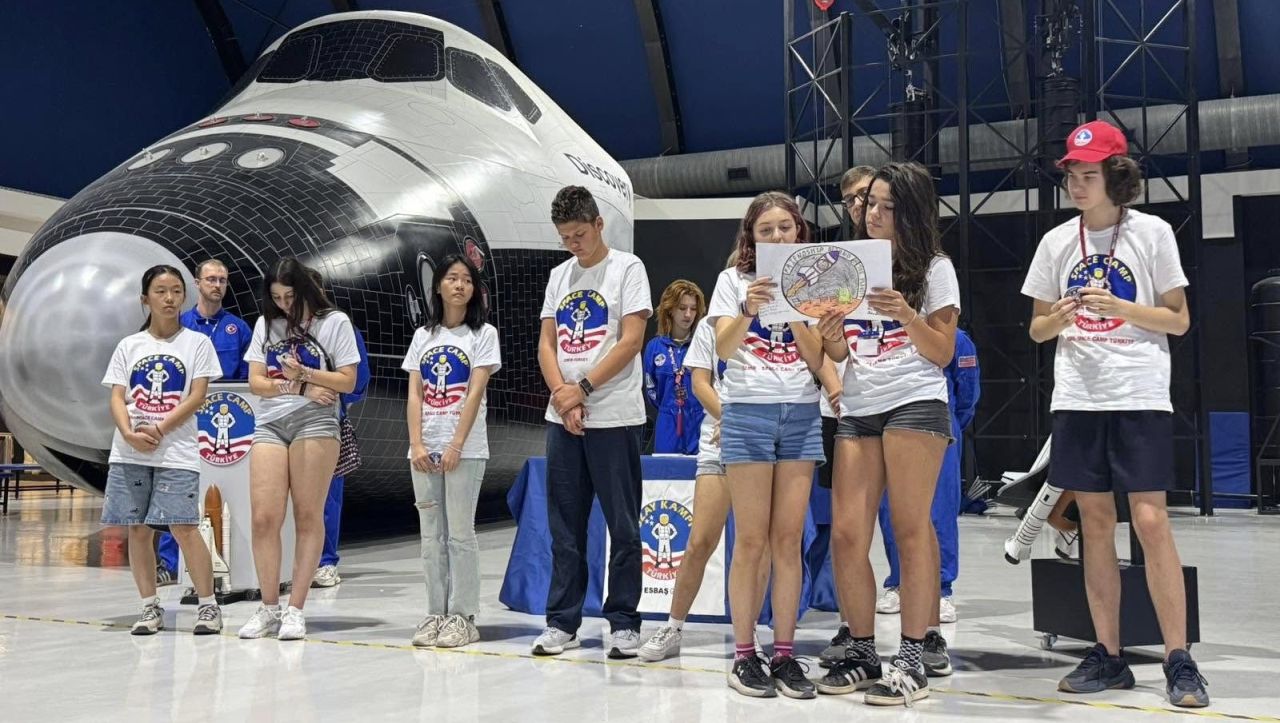 България с трима медалисти от Space Camp – лагерът по модел на НАСА