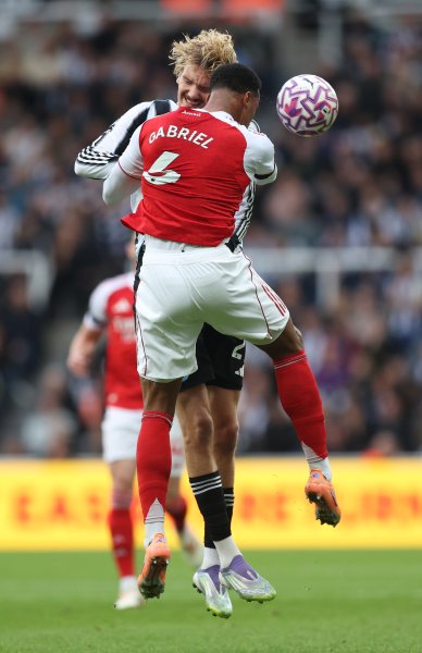 Нюкасъл Юнайтед vs Арсенал1