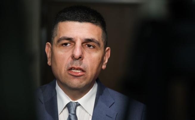 Какво пише в есемесите между Борисов и Мирчев, които разпалиха нов политически скандал