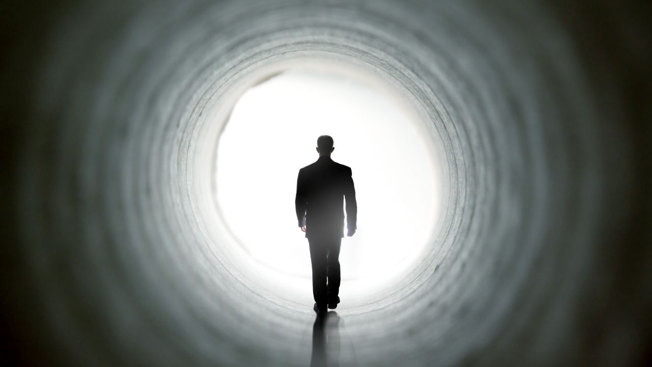 <p><!--StartFragment -->Гърголещият шум, който Макфадън посочва, е свързан специално с това натрупване. Натрупаният въздух преминава през тази натрупана течност и това е, което води до този доста необичаен шум.</p>

<p><!--EndFragment --></p>