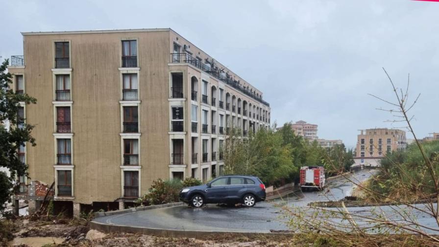 <p>Шефът на ДНСК: Част от &bdquo;Негреско&ldquo; е построена върху река</p>