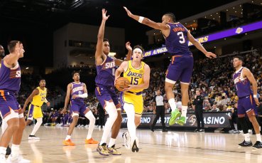 Финикс разби Лейкърс на старта на предсезонната подготовка