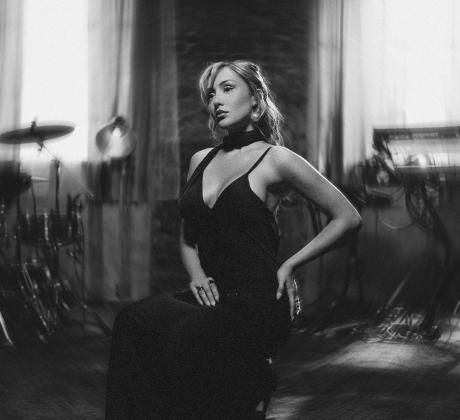 Поп звездата Дара Екимова и колегата ѝ Искрата се насладиха