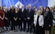 Приоритетите на българското правителство, ползите от пълноправното ни членство в Шенген и стъпките за успешно въвеждане на единната европейска валута в България от началото на следващата година бяха водещите теми на срещата на министър-председателя Росен Желязков с посланиците на държавите членки на Европейския съюз