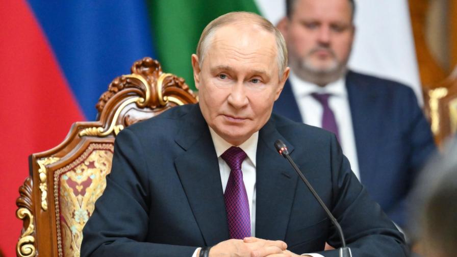 Руският президент Владимир Путин е на посещение в Таджикистан, където се срещна с Емомали Рахмон и Илхам Алиев