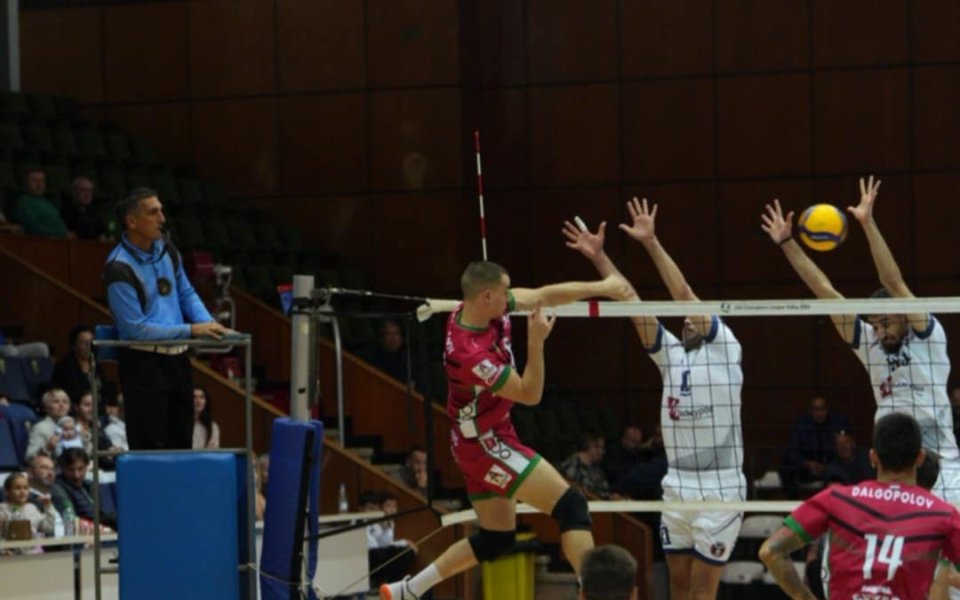 Нефтохимик триумфира на Купа 