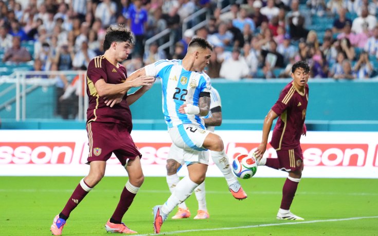 Аржентина с трудна победа без Меси