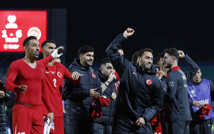 Капитанът на Турция отправил молба към отбора преди мача с България