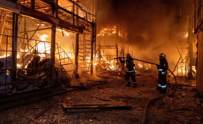 Руска атака срещу Харков остави няколко квартала без ток, нанесени са щети по болница