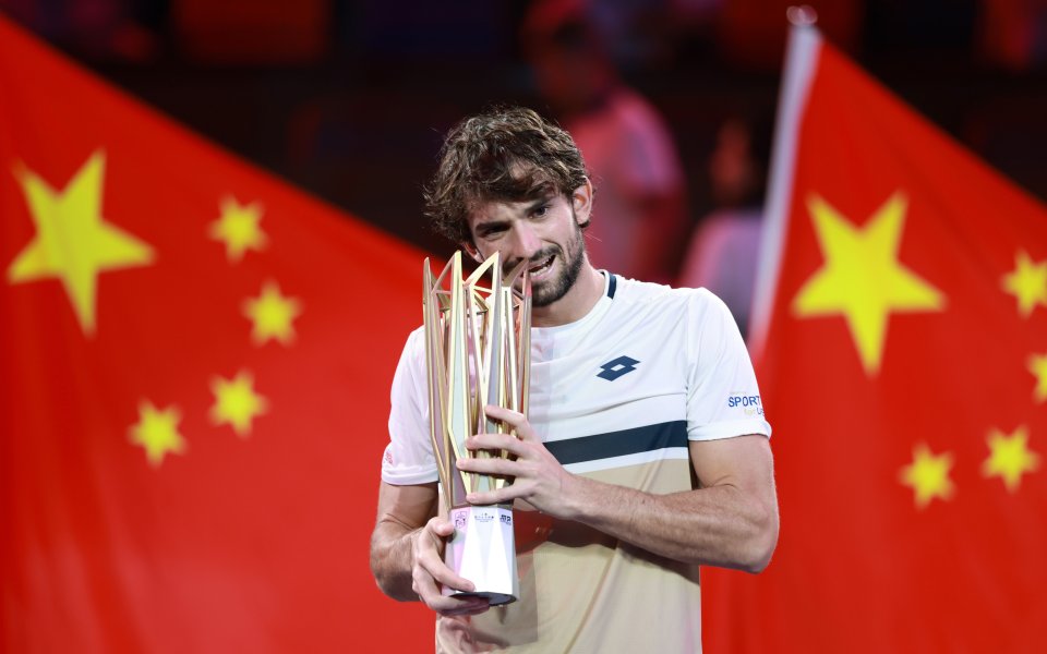 Изненадващият шампион в Шанхай поиска 