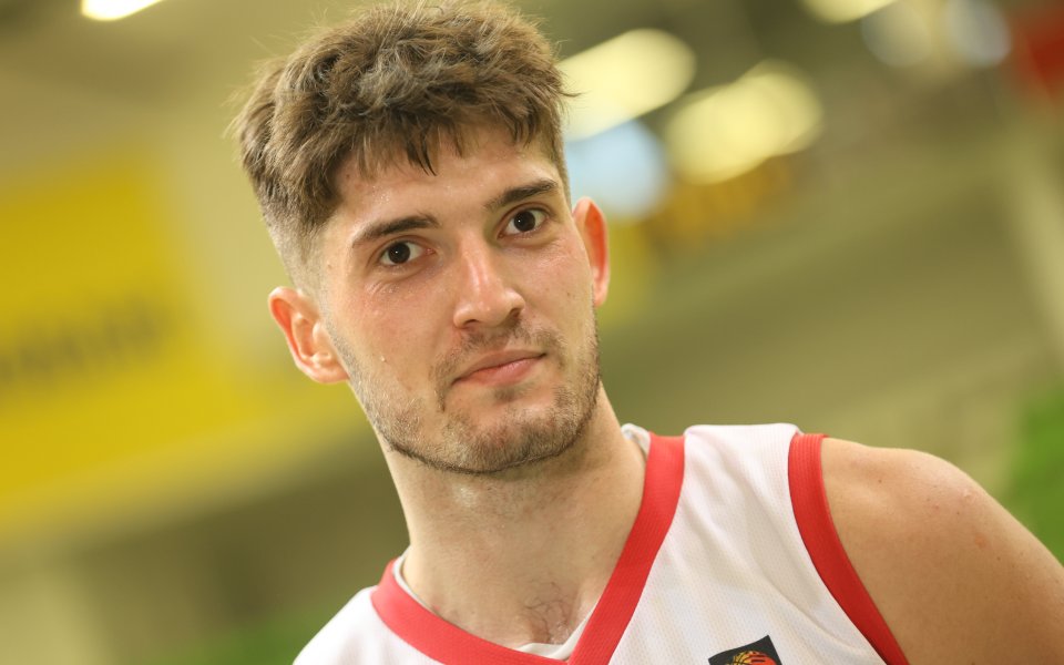 Константин Костадинов и Тенерифе с победа в Шампионска лига