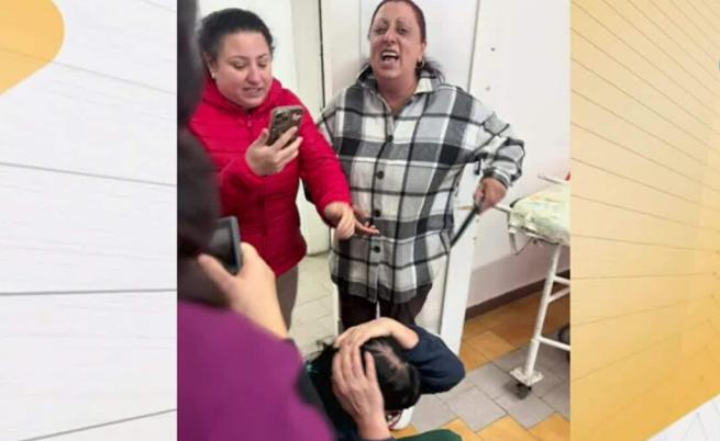 Брутална агресия срещу медици: Спешен екип влезе в болница след нападение (ВИДЕО) Брутална агресия срещу медици: Спешен екип влезе в болница след нападение (ВИДЕО)