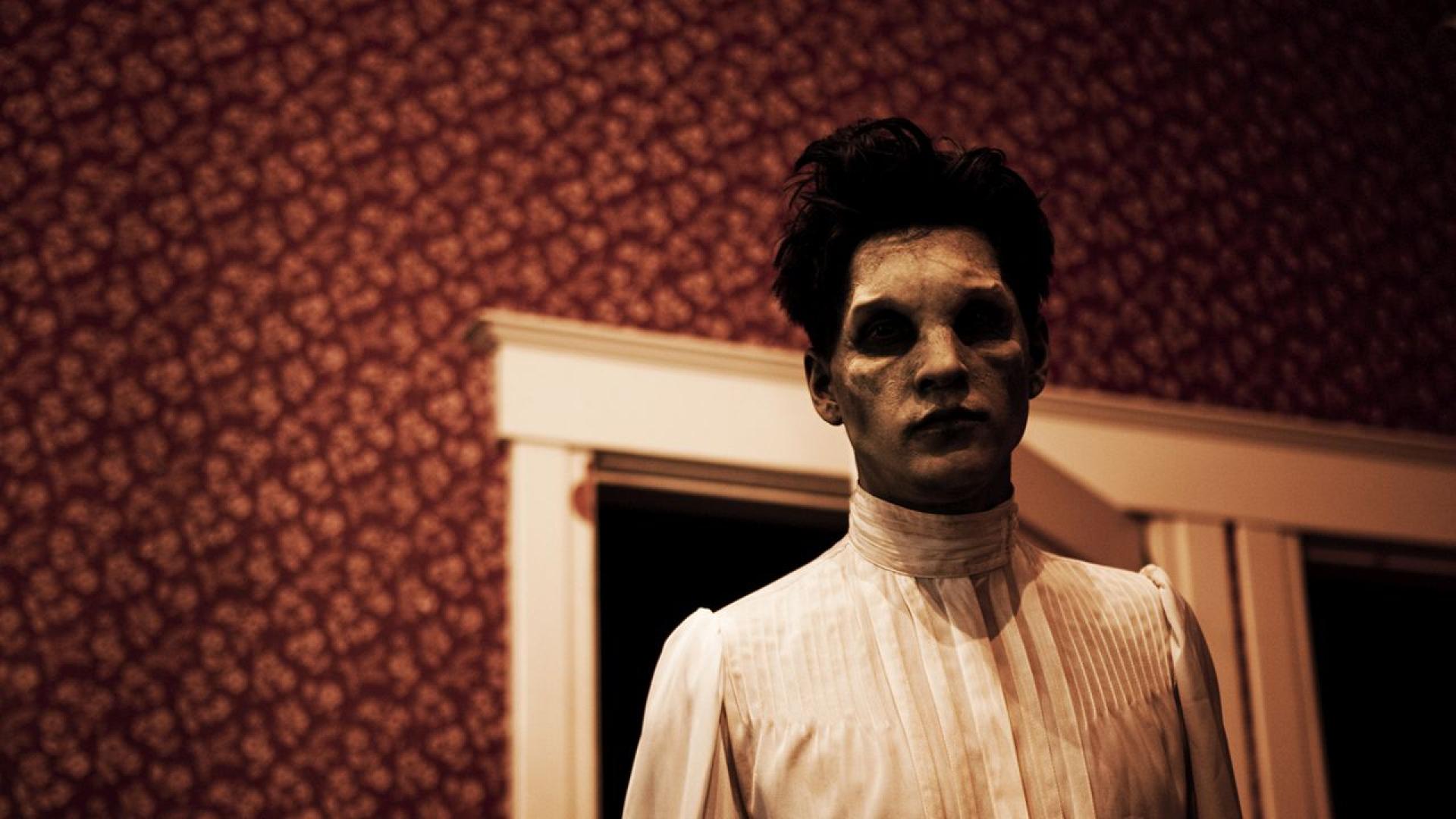 Сизлизането на новия филм Франкенщайн на Гийермо дел Торо с